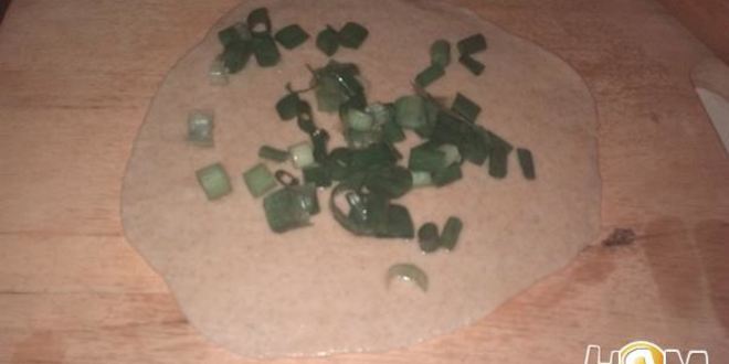 Рецепт постных лепешек с зеленым луком