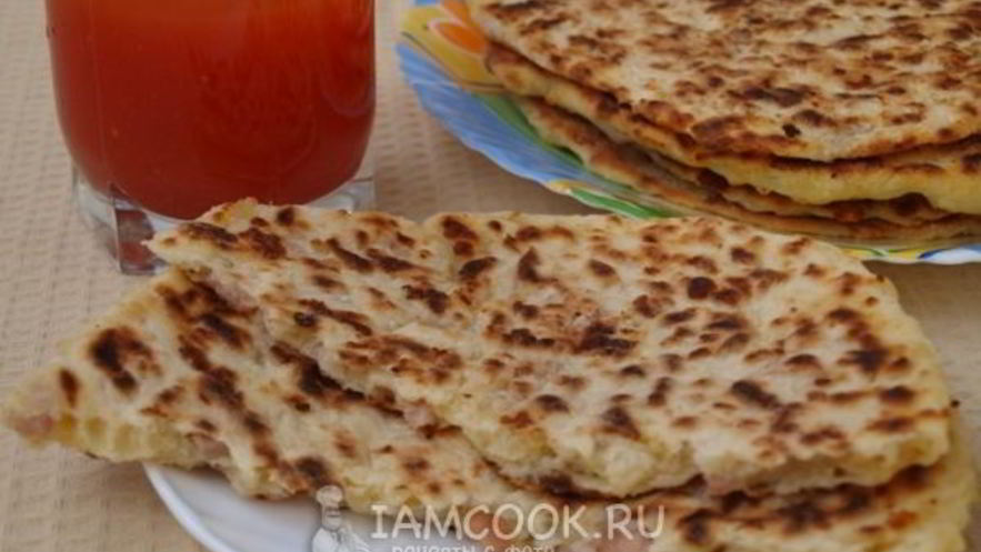 Рецепт сырных лепешек с ветчиной