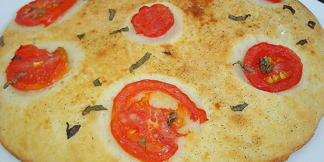 Рецепт великолепной лепешки с помидорами