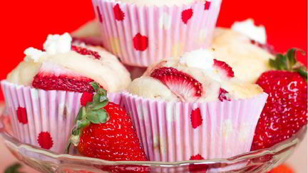 Рецепт Клубничных маффинов с творогом