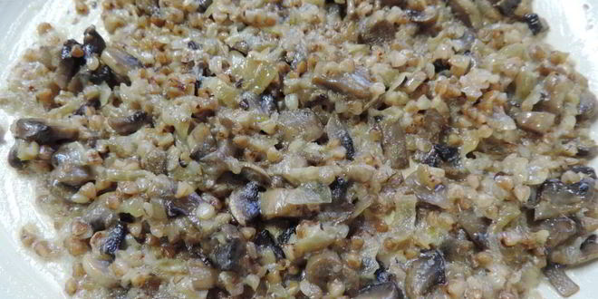 Рецепт куриных маффинов с гречкой и грибами