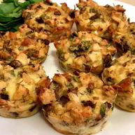 Рецепт Куриных маффинов с грибами и копченым сыром