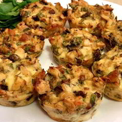 Рецепт Куриных маффинов с грибами и копченым сыром
