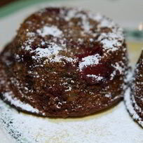 Маффины с гречневыми хлопьями и вишней