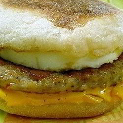 Рецепт Макмаффина с яйцом и свиной котлетой