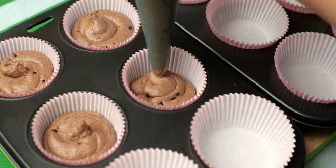 Рецепт шоколадных маффинов с бананом