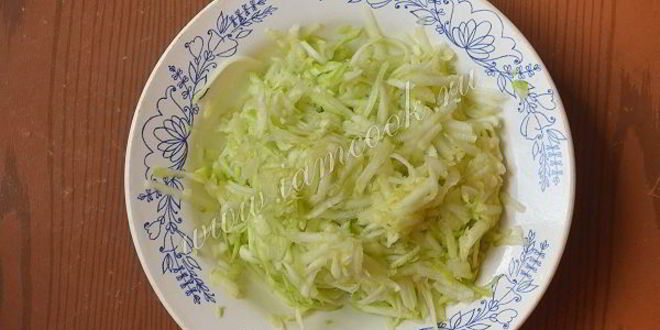 Рецепт творожных маффинов с кабачком