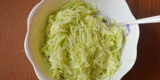 Рецепт творожных маффинов с кабачком