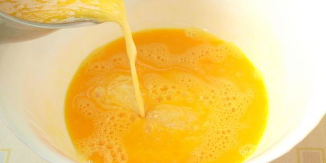 Рецепт закусочных маффинов с колбасой и сыром