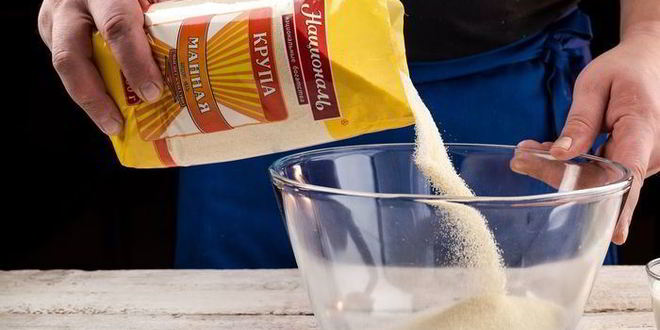 Рецепт нежного манника с яблоками