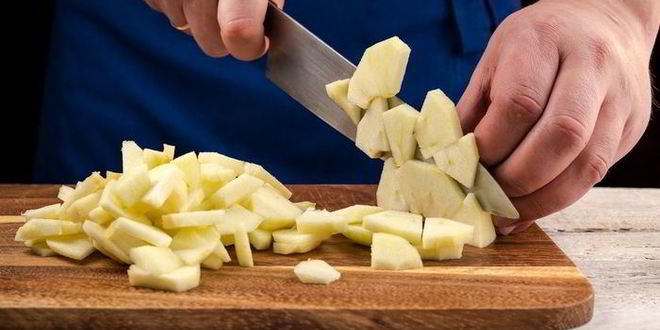 Рецепт нежного манника с яблоками