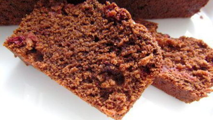 Рецепт постного шоколадного манника с клюквой