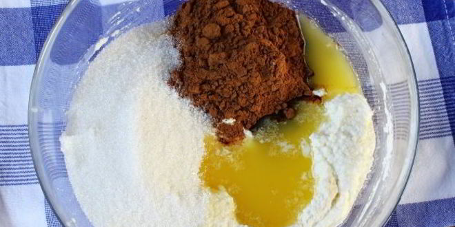 Рецепт шоколадного манника с вишней