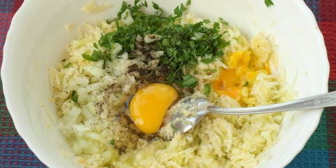 Рецепт кабачковых оладий с колбасой