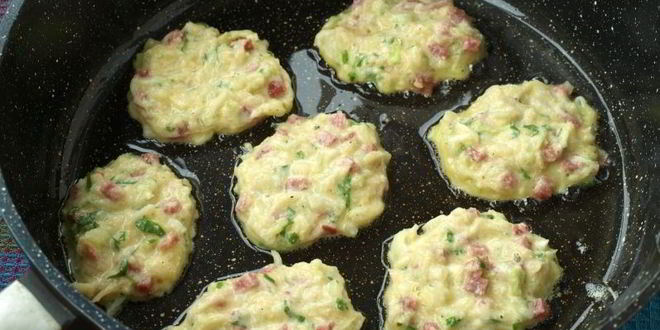 Рецепт кабачковых оладий с колбасой