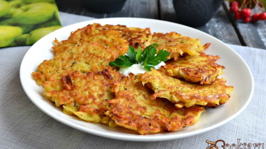Рецепт картофельных оладий с яблоком