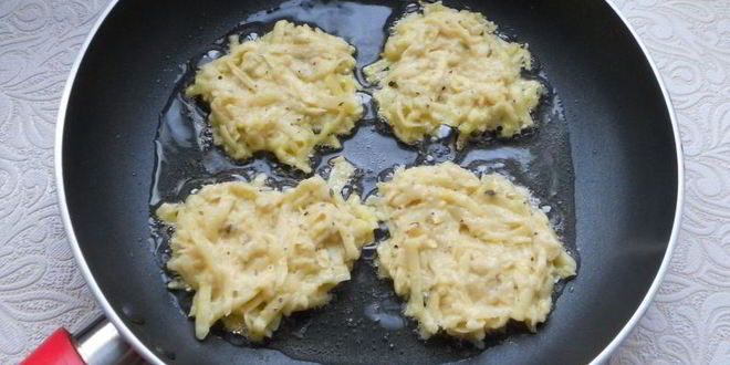 Рецепт картофельных оладий с яблоком