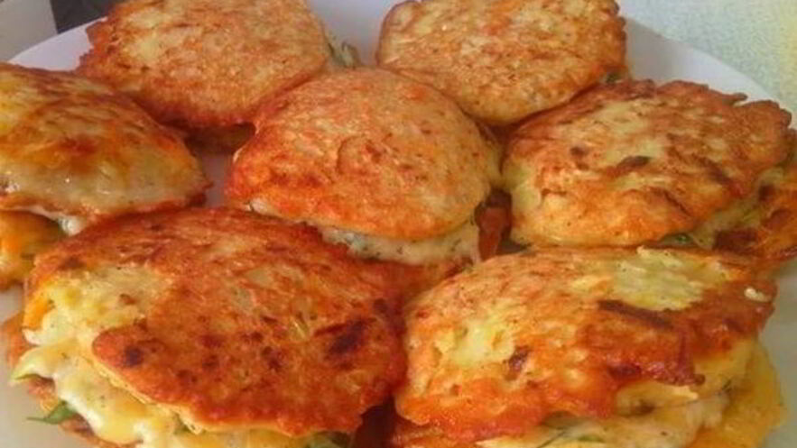 Рецепт оладий из кабачка с чесноком и сыром