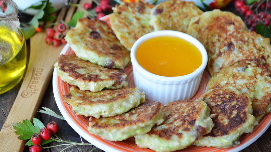 Рецепт оладий из кабачков и яблок