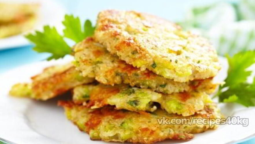 Рецепт оладий из кабачков с сыром и чесноком