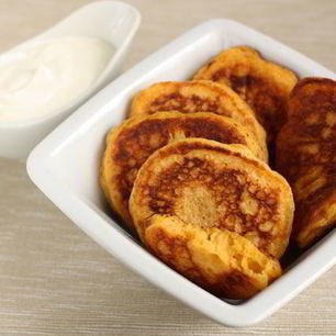 Рецепт Оладий на дрожжах с морковью