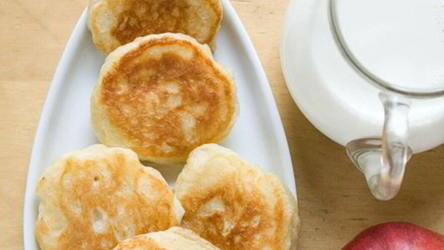 Рецепт оладий на дрожжевом тесте с яблоками