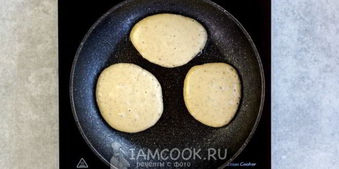 Рецепт пышных оладий на молоке без дрожжей
