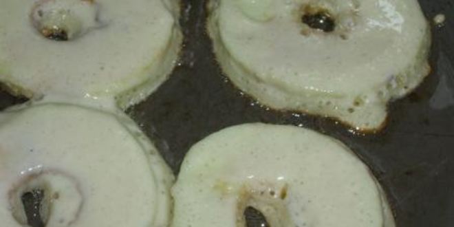 Рецепт яблочных оладий с корицей