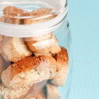 Бискотти с розмарином и кедровыми орешками