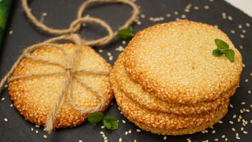 Рецепт быстрого хрустящего кунжутного печенья