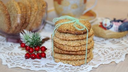 Рецепт Хрустящего песочного печенья с кунжутом