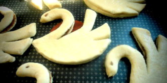 Рецепт печений гуси-лебеди с корицей из творожного теста
