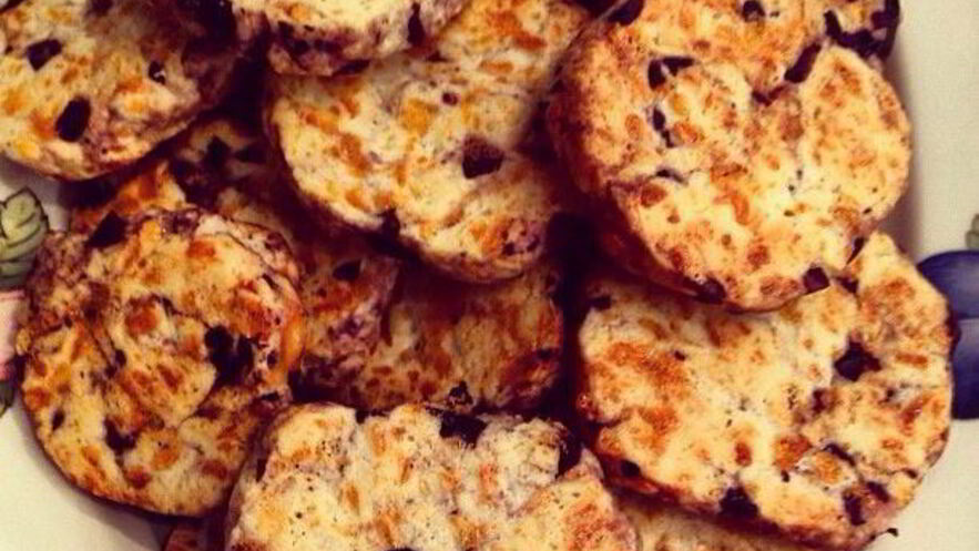 Рецепт печенья с сыром и оливками