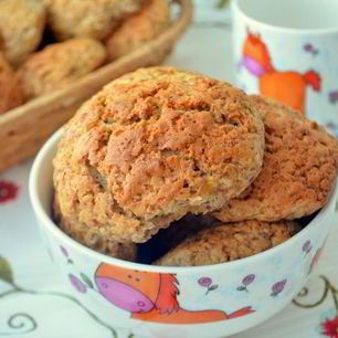 Рецепт Пряного печенья с хурмой и грецкими орехами