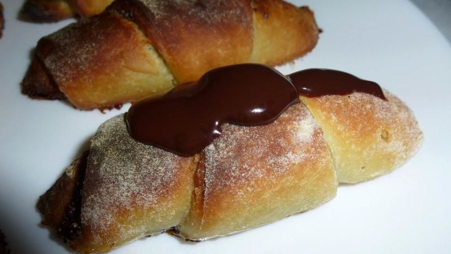 Рецепт рогаликов рулетики с маком в шоколадной глазури