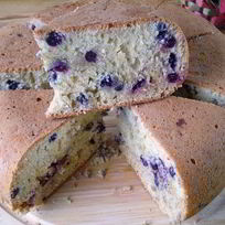 Бисквитный пирог с ягодами