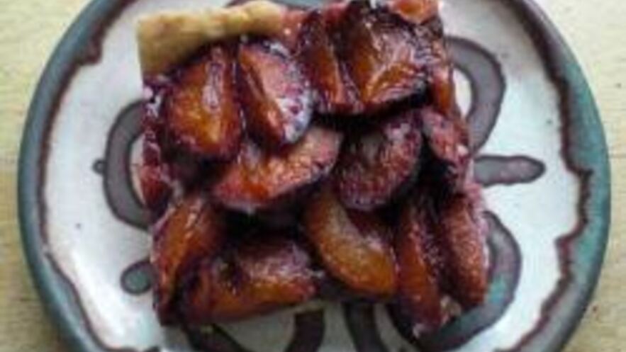 Рецепт дрожжевого пирога со сливой