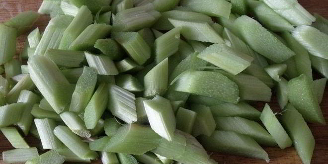 Рецепт открытого пирога с ревенем