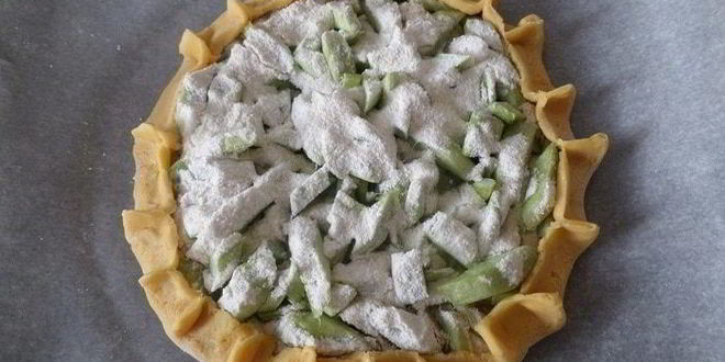 Рецепт открытого пирога с ревенем