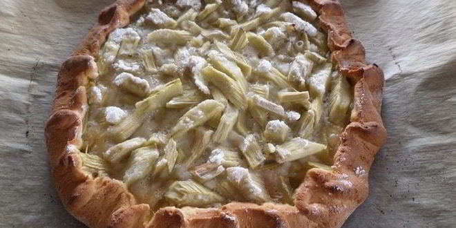Рецепт открытого пирога с ревенем