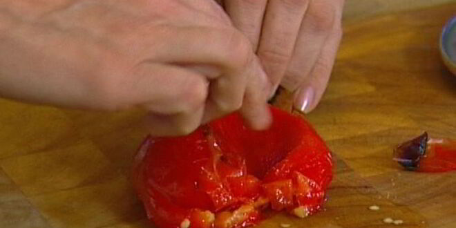 Рецепт открытого пирога с творогом, перцем и помидорами черри