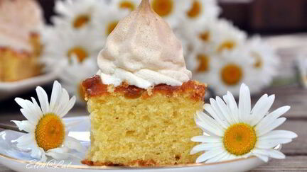 Рецепт Пирога с абрикосовым джемом и безе