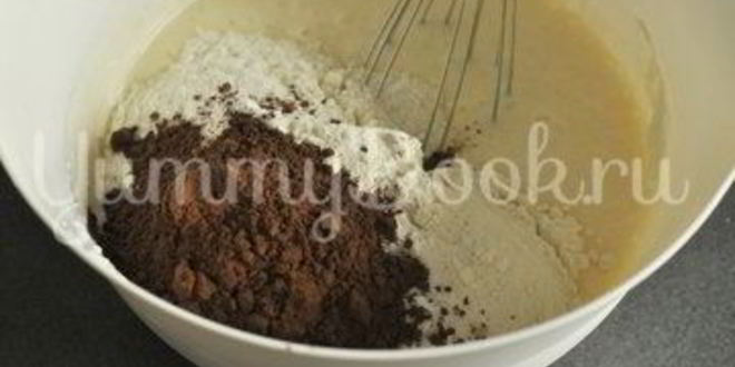 Рецепт шоколадного пирога на сметане в мультиварке