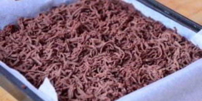 Рецепт шоколадного пирога с творогом и вишней