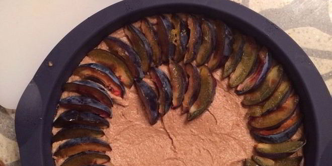 Рецепт сливового пирога на пиве