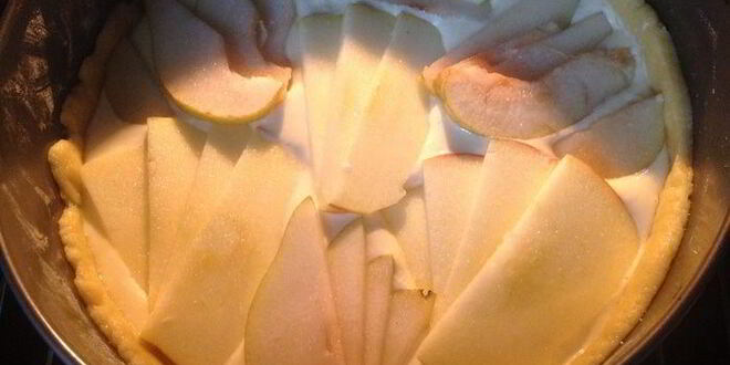 Рецепт яблочно-грушевого пирог с творогом на песочной основе осенняя парочка