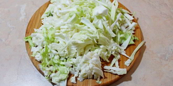 Рецепт заливного пирога с тушеной капустой