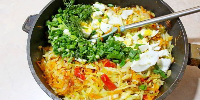 Рецепт заливного пирога с тушеной капустой