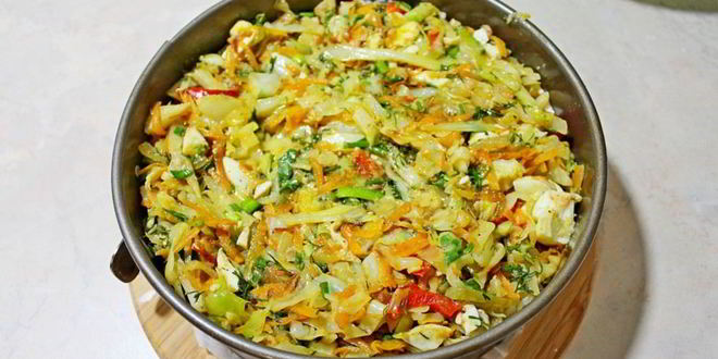 Рецепт заливного пирога с тушеной капустой