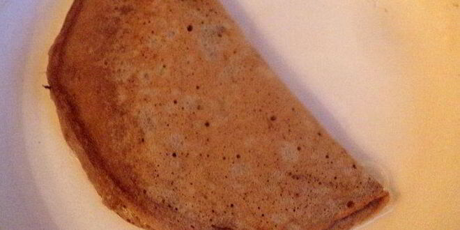 Рецепт блинных шоколадных пирожков с вишней